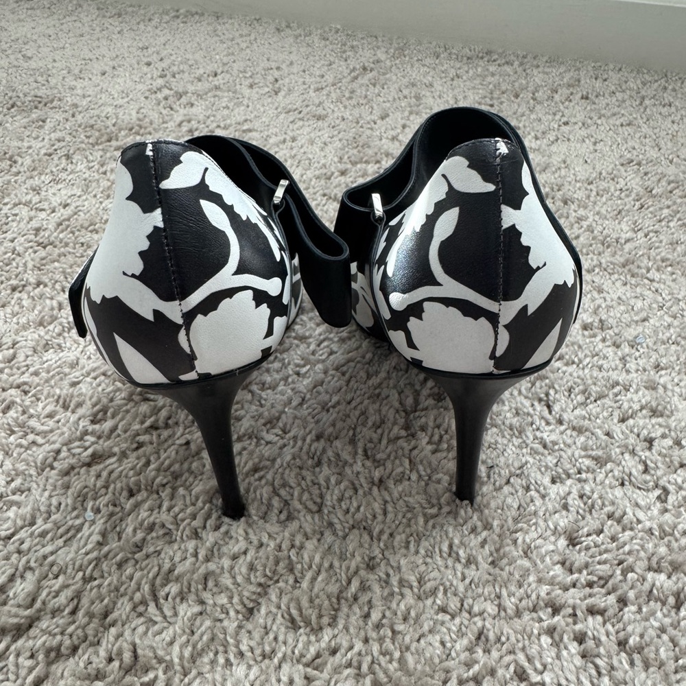 Michael Kors collection black/white heels size 37 1/2 - Picture 7 of 12
